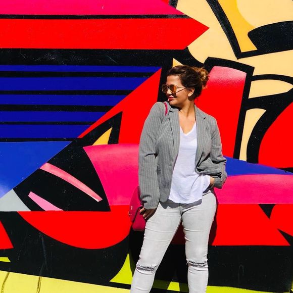 Meet your Posher, Vanessa - Picture 1 of 1